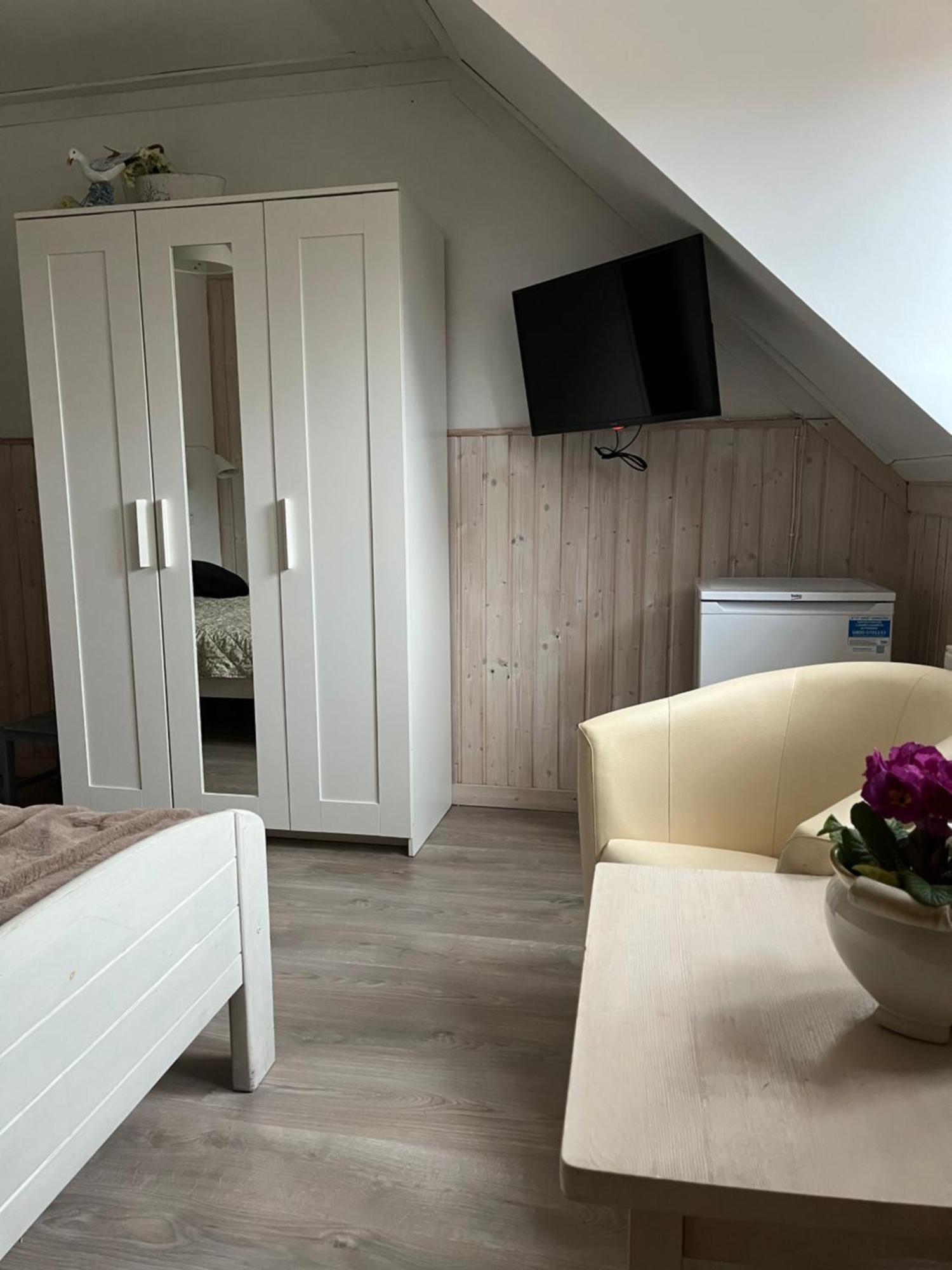 Gosciniec Strzecha Hotel Kąty Rybackie Екстериор снимка