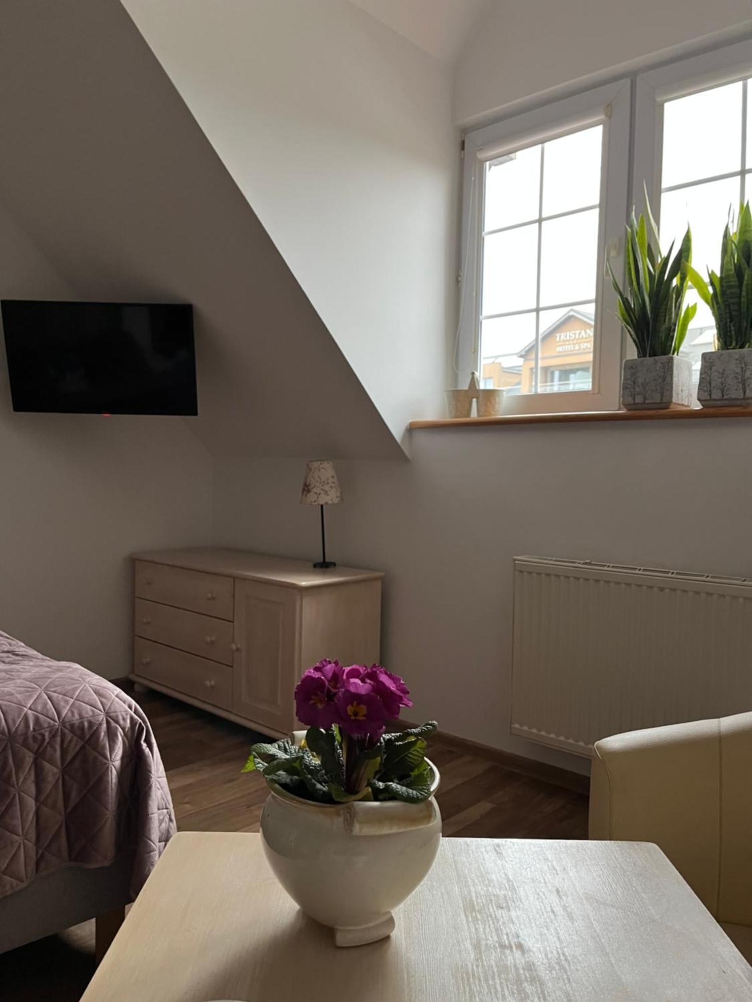 Gosciniec Strzecha Hotel Kąty Rybackie Екстериор снимка
